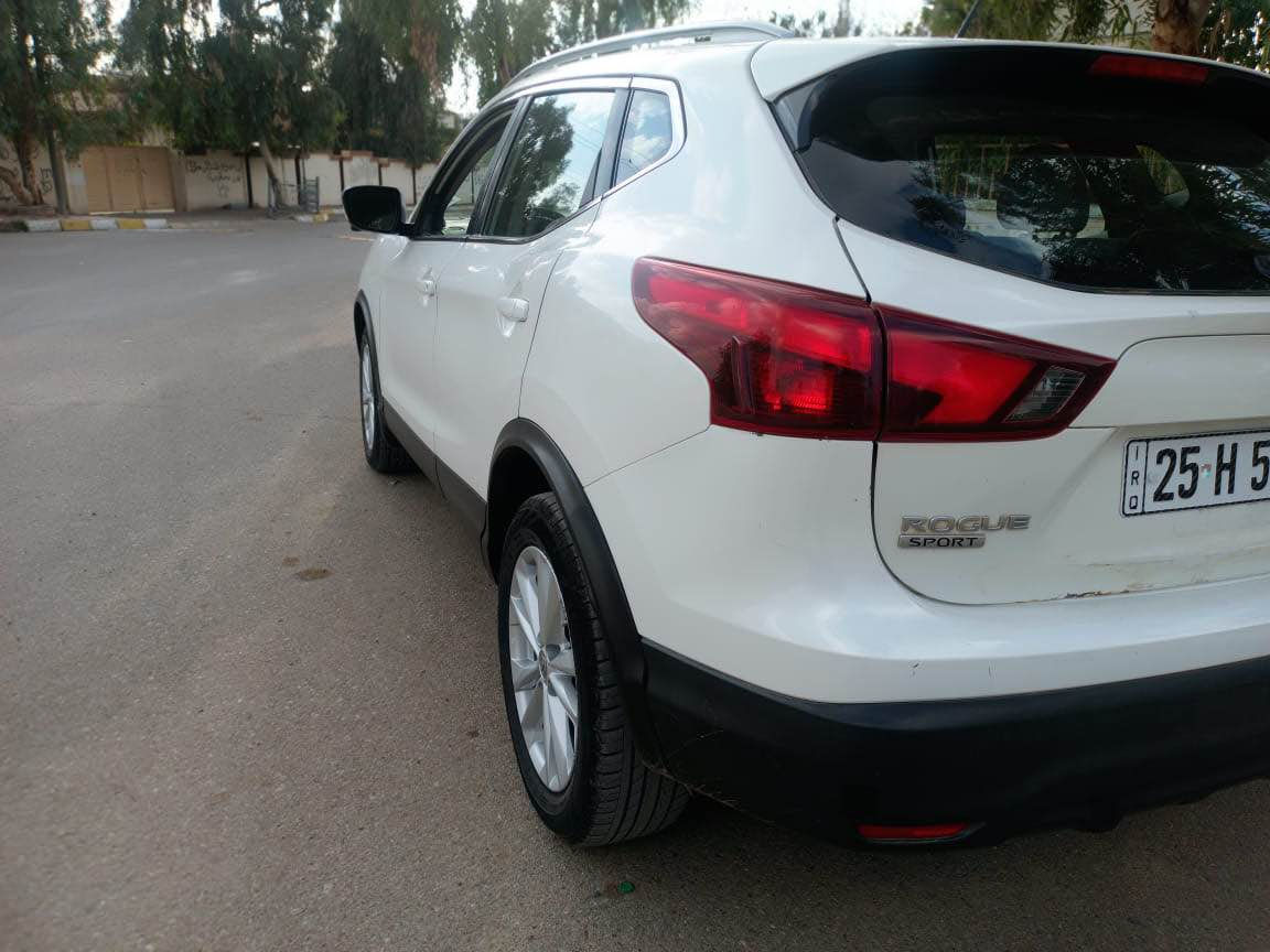 سلام عليكم 
نيسان روج سبورت  S V 2018
مواصفات كوشن كهرباء 
كوشن هيترتبريد لمس شاشة لمس ٥ كاميرة بصمة شغال مراية  إشارة سيارة على وضع شركة فقط جوا رقم خلفي تعديل بارد بدون دواخل دفتر بنزين موجود طايرات جديد
رقم كركوك الماني سنوية جديد بأسمي  شرط تحويل أو وكالة  السعر ١٥٥ بي مجال للطيبين
مكان سيارة كركوك أمام قاسم رقم تلفون *********** كركوك, العراق
