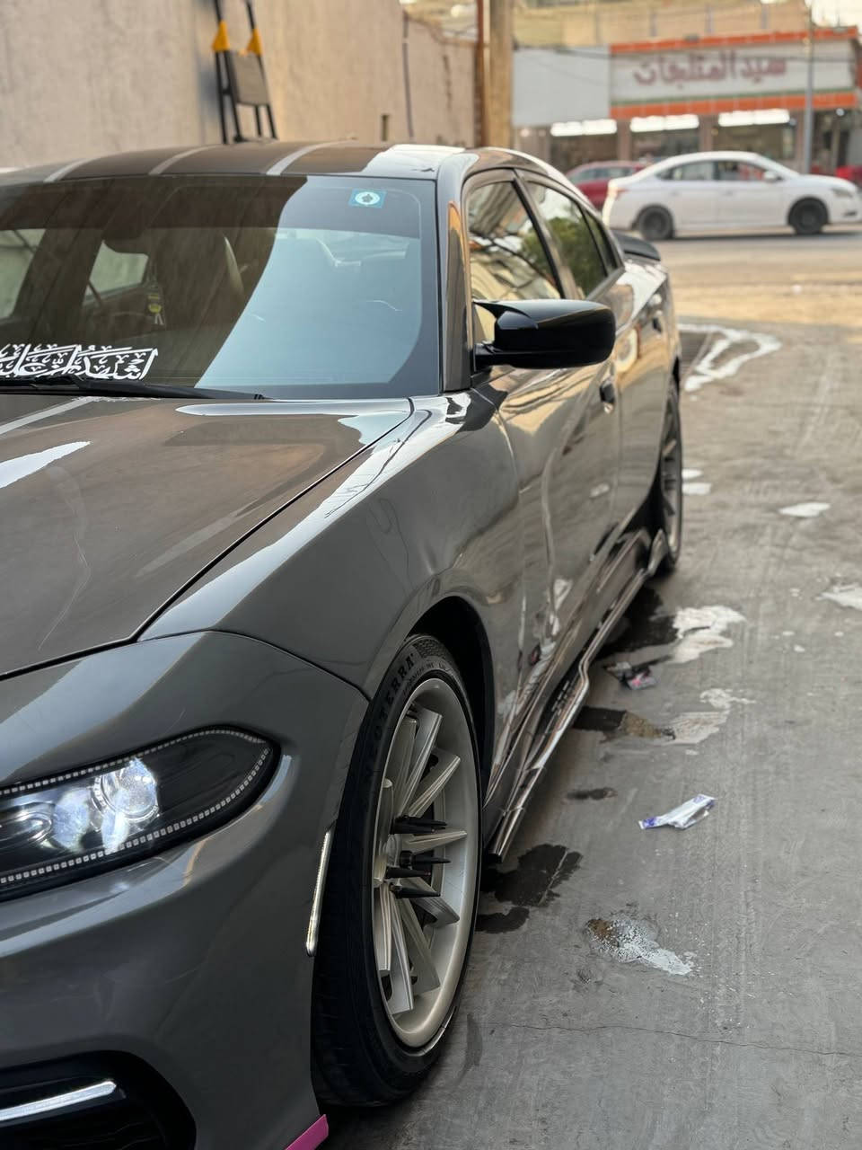 السلام عليكم
جارجر هيمي 2016 نضيفة ومرتبة مثلكم 

تغيير لون 

مكينة 5700 لوك 
كشن حضن + جلد
نقطة عمياء
شاشة كبيرة
سقف روز 
ويل 20 
سقف روز متغير
والمزيد من المواصفات المعروفة 

رقم نكليزي باسمي تحويل مباشر 
هزة جديدة

السعر 149 ورقة 
عنوان بغداد حي اور 
***********
