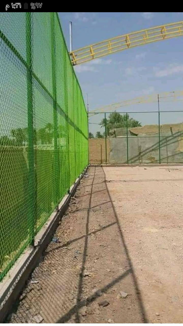 تعلن شركة بغداد بتصميم افضل الاملاعب🔧
بمواصفات إنشاء الملاعب الرياضية:
🔹 أعمدة حديدية قطر 3 إنج بسُمك 2 ملم
🔹 روابط حديدية قطر 2 إنج بسُمك 1.5 ملم
🔹 شد BRC مغلف بارتفاع 5 متر وسُمك 4 ملم
🔹 صب رباط كونكريت محيط بقياس 30×20
🔹 إنارة قوية من نوع LED عدد 12 بروجكتر بقدرة 400 واط
🔹 دهان الحديد بطبقتين مع اختيار اللون
🔹 تجهيز الأرضية بـ:

طبقة سبيس 10 سم

طبقة بحص 6 سم

طبقة صوف عازلة

طبقة رمل ناعم 2 سم + الحبيبات
🔹 شبكة تصريف مياه
🔹 تصنيع وتجهيز:

دكات احتياط

أهداف عدد 2

مساند لتقوية السياج

باب بقياس 1.5×2.5

شبكة هوائية للسقف نوع قطني
🔹 تسليم واير ستيل لتقوية الـ BRC خطين
🔹 أقواس وعددها حسب الاتفاق مع شبكة جانبية

📏 المقاسات المتوفرة:
▪️ خماسي: 22×42
▪️ سداسي: 25×45
▪️ سباعي: 30×50
▪️ تساعي: 40×70
▪️ ملعب مكبر: 65×100

🚛 التوصيل متوفر
📍 نغطي جميع محافظات العراق
👷‍♂️ فرق عمل متخصصة بخبرة 12 سنة
🌿 سياج عشبي تركي متوفر

📞 للحجز والاستفسار من الزر اسفل المنشور او على الارقا
***********
