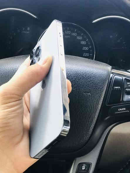 سلام عليكم 
للبيع ايفون 13برو ماكس 
ذاكره 256. بطاريه 81
الجهاز شرق اوسط 
دبل خط 
فيس ايدي متوقف 
السعر 450 وبي مجال 
استفسار اكثر اتصل 
***********
عنوان بابل محاويل
