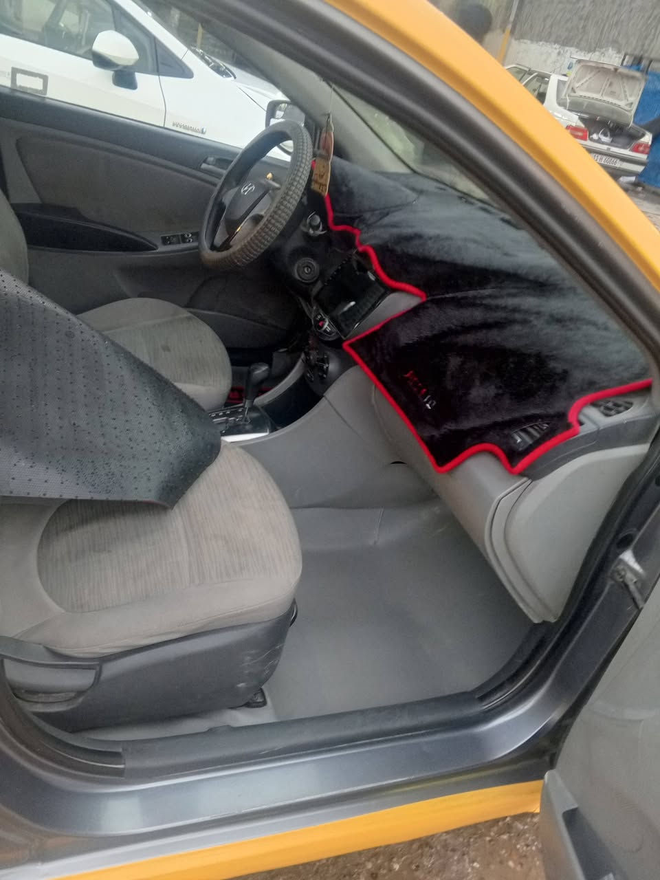 اكسنت 2015 امريكي رقم بغداد الدولي سعرهاا 85 بيه مجال للطيبين 
سنويه لل 27 
كير مكينة خير من الله 1600 GDI
كشرها حلو صدرها 90 بل 100
حادثه جاملغ خلفي وبنيد مبدل  
سيارة ليبل واحد عده البنيد 
دواخل مابيه لا حوض لاتكم لا لغود 
مكانه بغداد زعفرانية ***********اتصال 
                              *********** وات ساب
