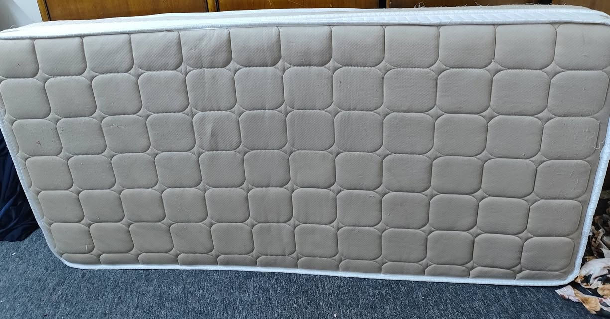 دوشك نفر  تركي مميز اول. جديد قياس ٩٠ في ١٩٠ لبيع مكان الدورة


**إذا كنت صاحب هذا الإعلان وتريد حذفه لأي سبب، رجاءا أرسل رسالة إلى الدعم الفني**