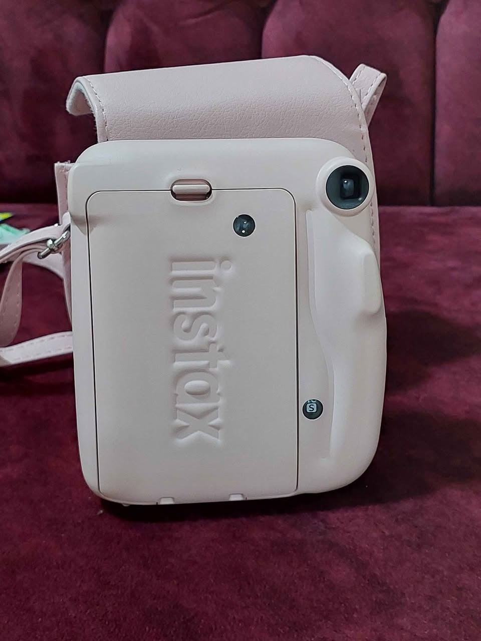 به س ٢٠ تسير بي هاتيه كرتن اوربيه كه له باقزه ٨٠ هزار و مجال كيم جهي من سيميل 
كاميرا  instax mini11 أوروبية إستعمال فلم واحد يعني ماخوذ بيها ٢٠ صورا بس نظافة 99.99% ٨٠الف و بيها مجال مكاني سيميل دهوك, العراق


**إذا كنت صاحب هذا الإعلان وتريد حذفه لأي سبب، رجاءا أرسل رسالة إلى الدعم الفني**