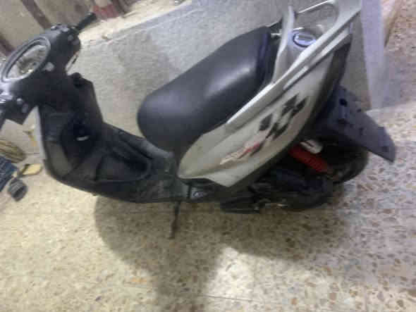 سلام عليكم ماكس ١٤٠ الدراجه فول حلوة مكينه تخبل السعر ٣٥٠ مستعجل على بيعتها محتاج فلوس مكاني بغداد حي اور ***********
