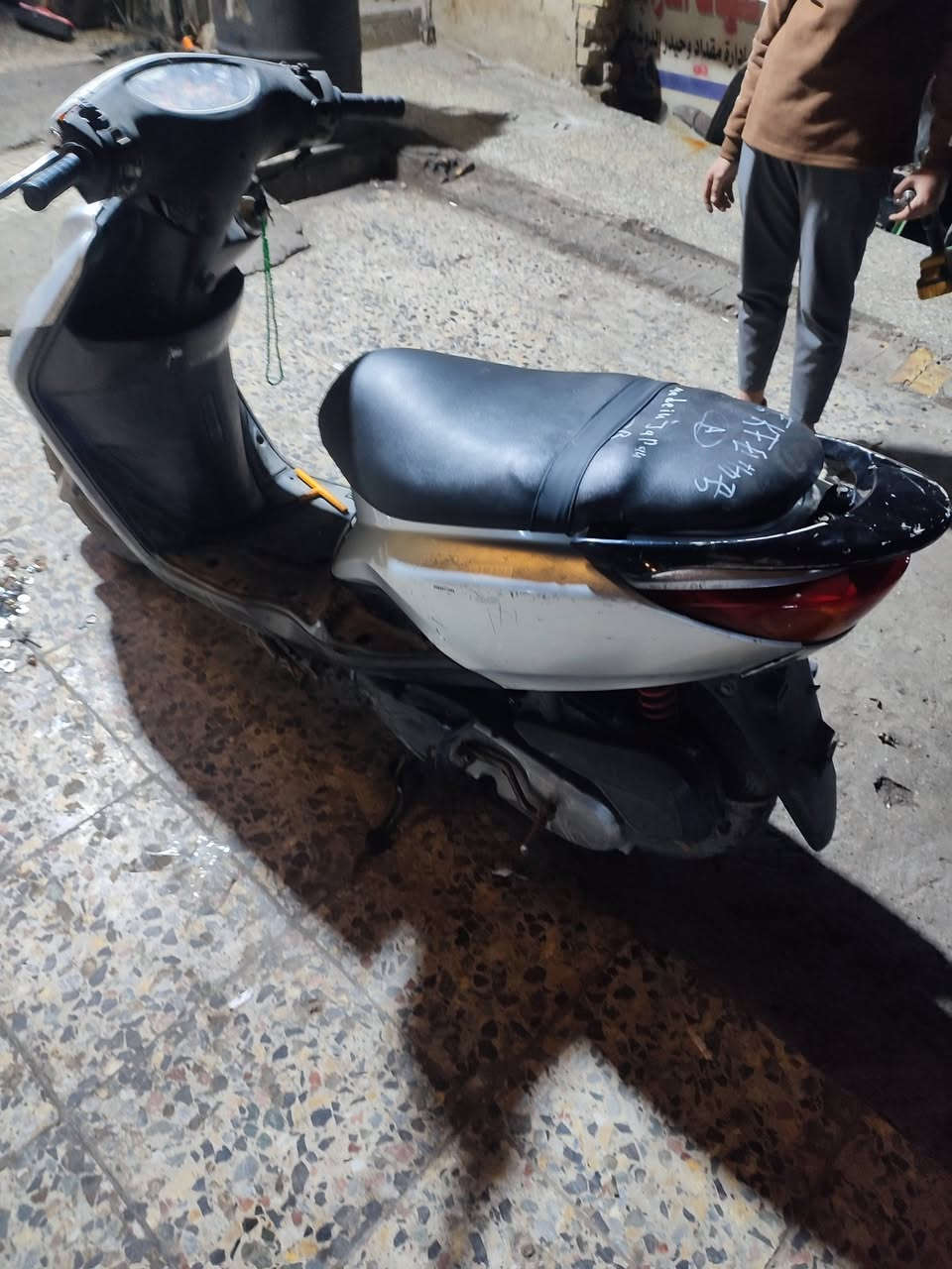 دراجه بريز للبيع
مكينه ناعمه خرسه 
كفرات اصليه 
شغاله سلف وهندر 
كهربائيات شغاله 
دراجه مابيهه نقص 
المكان البلديات 
السعر 350قفل قفل 
شراي اتصل ***********
