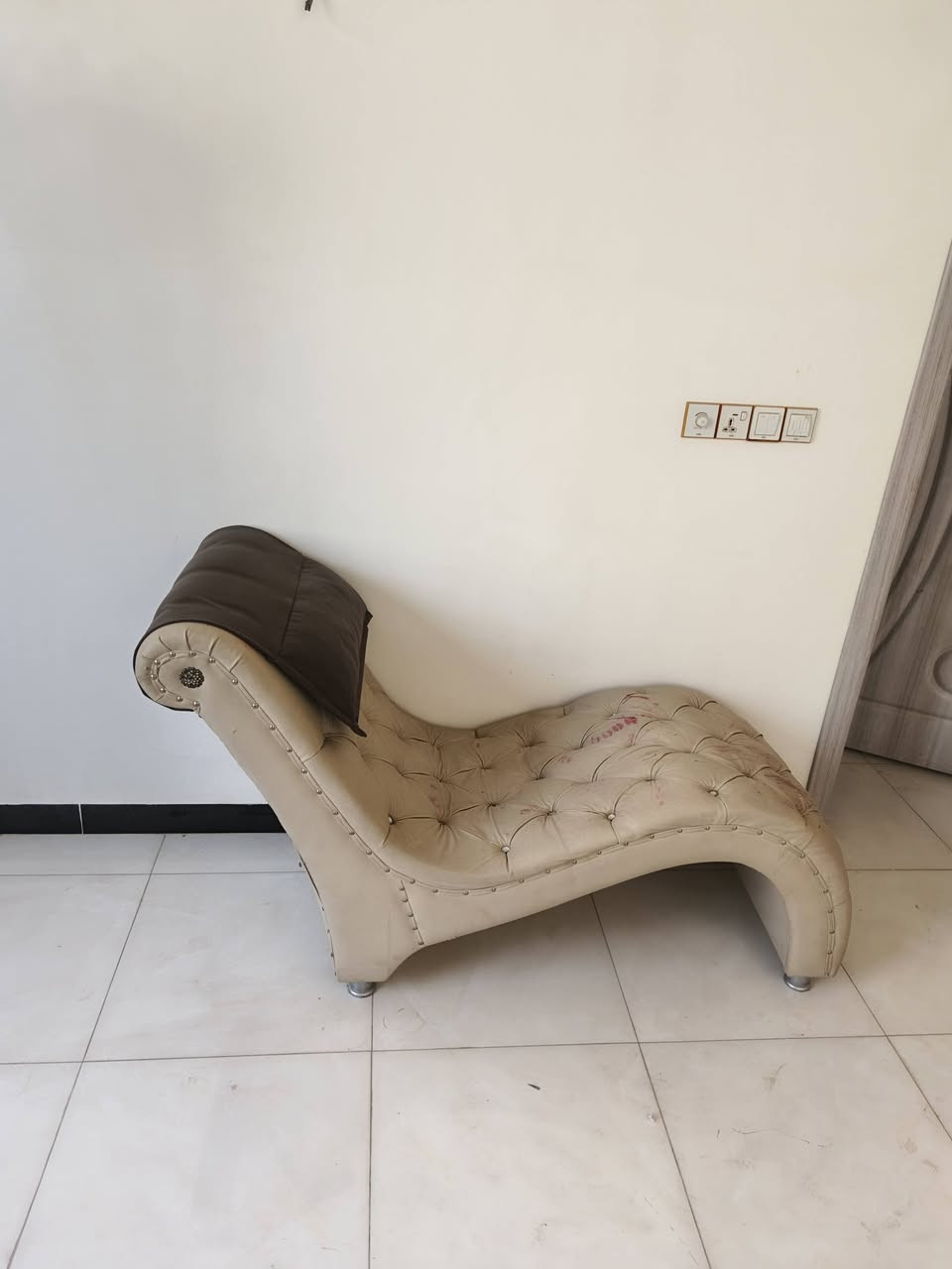 ديوان +شازلون للبيع ***********
