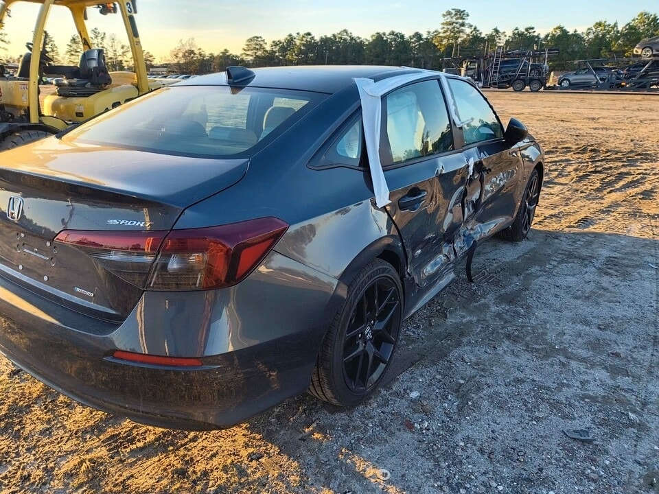 السلام عليكم 
للبيع هوندا سيفك موديل 25 هايبرد 
السيارة موجودة بالحرة 
سعرها بالحرة 120 وبيها مجال بسيط 
للاستفسار الاتصال على الارقام التالية 
***********
***********
***********
او زيارة شركة الناجح فرع العامرية
العامرية شارع المنظمة مجاور مطعم راعي الحلال
