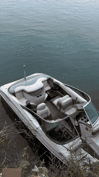 زورق للبيع تاهو موديل ٢٠٠٤ 
شرط كله على البلاد 
٧ راكب مكينه ٦ دفن 
سعر ٩٥ مكان تكريت 
***********
