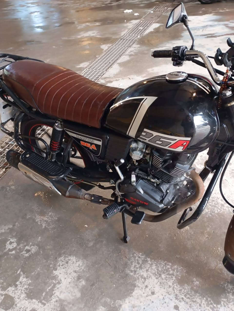 دايون كلاسك موديل 23 للبيع دراجة ومحرك مكفولة رقم انكليزي باسمي تحويل ثاني يوم سنوية لا اتعبك سعر 2500 وبيها مجال بسيط حك جية ***********
