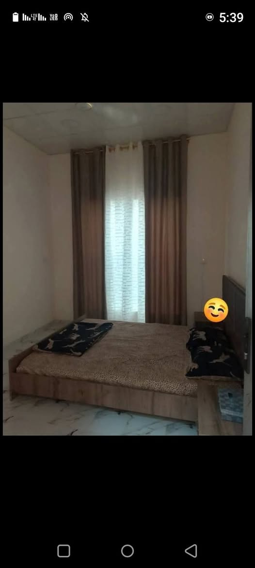 280 الف
وبي مجال بسيط

***********
