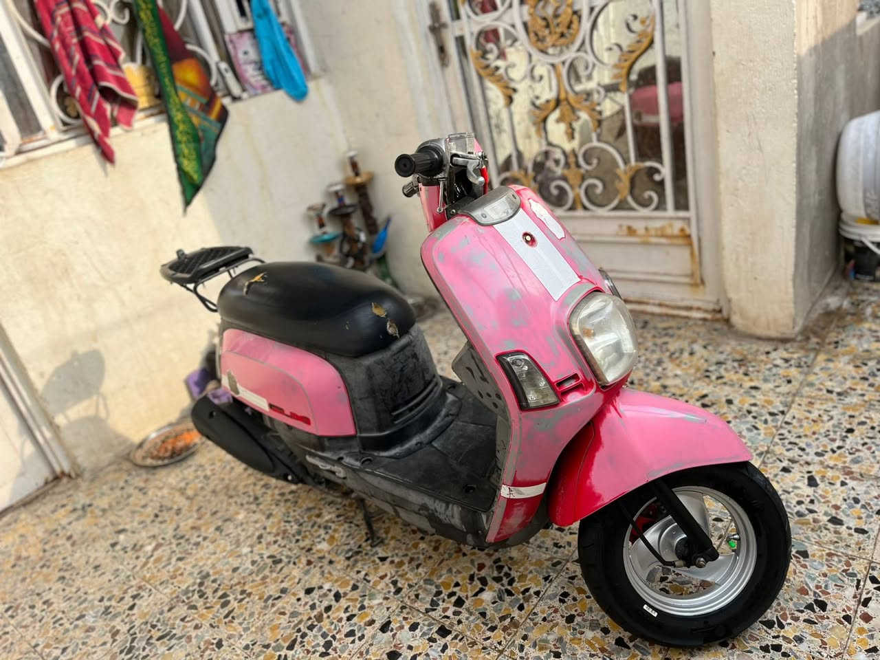 السلام عليكم دراجه بوليس للبيع الدراجة مكفوله من كلشي وختم واحد السعر 600 وبيه مجال قليل حك الجية وهاذ رقمي ***********
