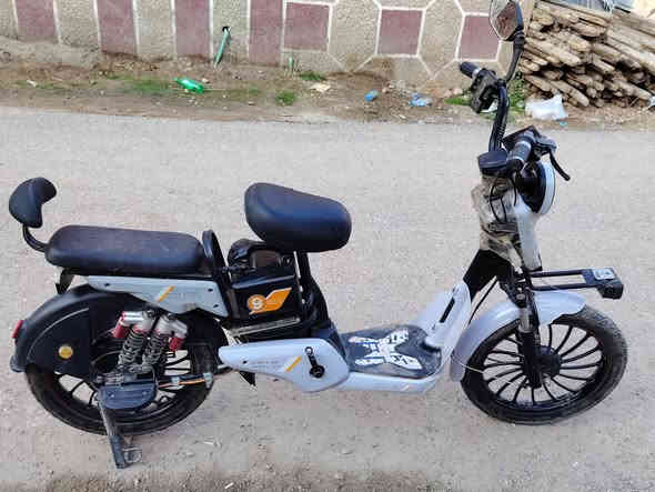 السلام عليكم ورحمة الله وبركاته
دراجه شحن ٤ بطاريات للبيع
السعر ٢٠٠ وبيه مجال
*********** للاستفسار
