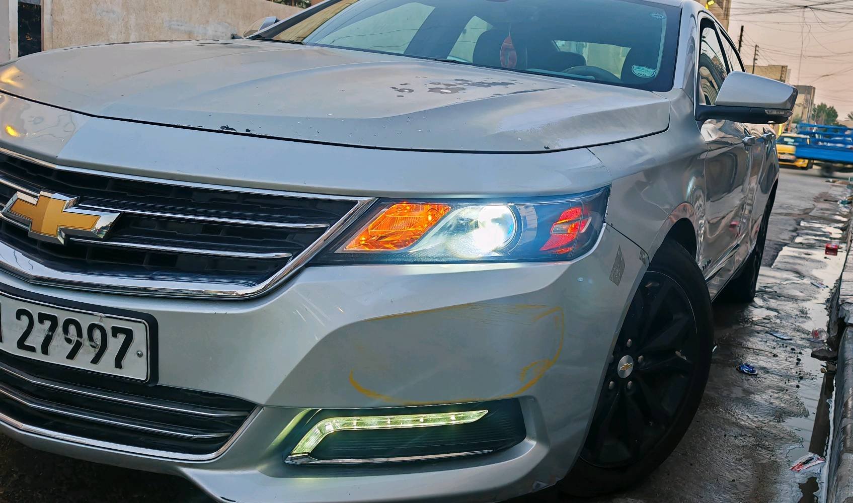 السلام عليكم
رمضان مبارك وتقبل الله اعمالكم 
 🚗 للبيع شفروليه امبالا 2018 - فول المواصفات - رقم سليمانية حديث - بانوراما - بسعر مغري

❄️❄️ التفاصيل الأساسية ❄️❄️

· الماركة: شفروليه
· الموديل: امبالا
· سنة الصنع: 2018
· المحرك: 3600 سي سي (V6)
· المواصفات: فل كامل (فول مواصفات)
· اللون: فضّي / سلفر 
· الاستخدام: شخصي
· العداد: 152  الف كم 
· المنشأ: امريكي 

💡 المميزات والكماليات (فل الفل) 💡

· ✨ بانوراما (فتحة سقف) كاملة
· ✨ كشنات كهرباء بالكامل 
· ✨ مقاعد جلد فاخر مع تدفئة (مقعد + ضهر)
· ✨ تحكم كامل  تدفئة الستيرن شاشة قاصة ابل كار بلي 
· ✨ لايت زنون مع عدسات (قوية ونظيفة)
· ✨ الأرضية جلد 
· ✨ تيرات جديدة 

· ✅ المحرك: يشتغل تك ماعرف شنو السبب 
· 🚨 ملاحظات مهمة:
  · السيارة فيها ٤ قطع صبغ ابيع حزام (بدون دواخل ولا ضرر شاصي).
  · صوت في الصدر (الدبل) جهة جنب السائق (يحتاج تشخيص بسيط).

· ⚠️ السيارة بهذا الوضع وسعرها مناسب جداً مقارنة بنواقصها. فرصة للميكانيكي أو من يريد سيارة فارهة ويعملها صيانة.


· السعر:  (مناسب جداً ونظراً للظرف)
· نظام البيع: قابل للتحويل على رضا الطرفين (تحويل او وكالة). إذا تريد تحويل او وكالة أنا حاضر.

📍 الموقع والمعاينة
 بغداد / حي الجهاد/ الشارقة 
· للاستفسار الجاد والمعاينة: *********** (اتصال أو واتساب)

#شفروليه_امبالا #امبالا_2018  #فل_كامل