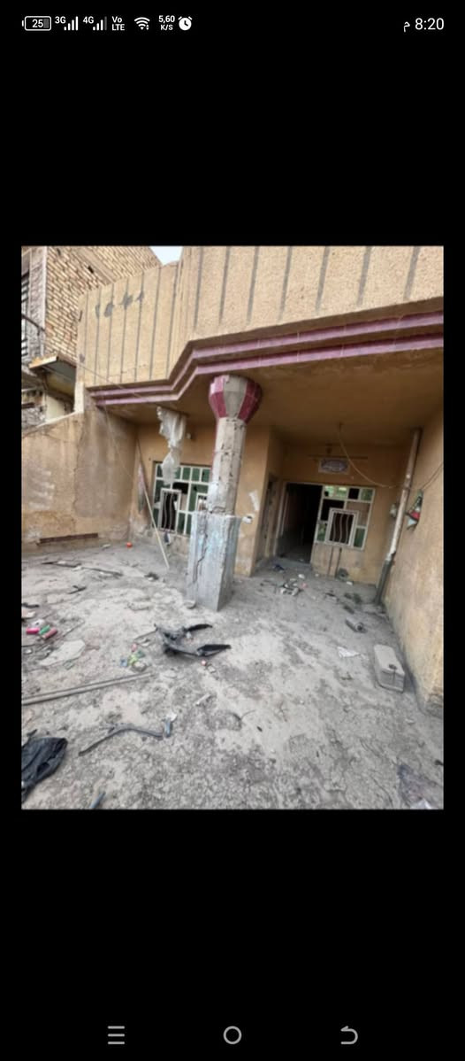 البيت البيع ترميم /تفليش
150 متر وجها 6 ونزال 25  ( زراعي سند 25 قرار محكمه ) الحبيبيه شارع سجه قريب على سيطرة وليد حسينيه شمر البيع بسعر مناسب شارع تبليط شارع رئسي هم تبليط كهرباء مجاري كلشي مجود رقم ***********
