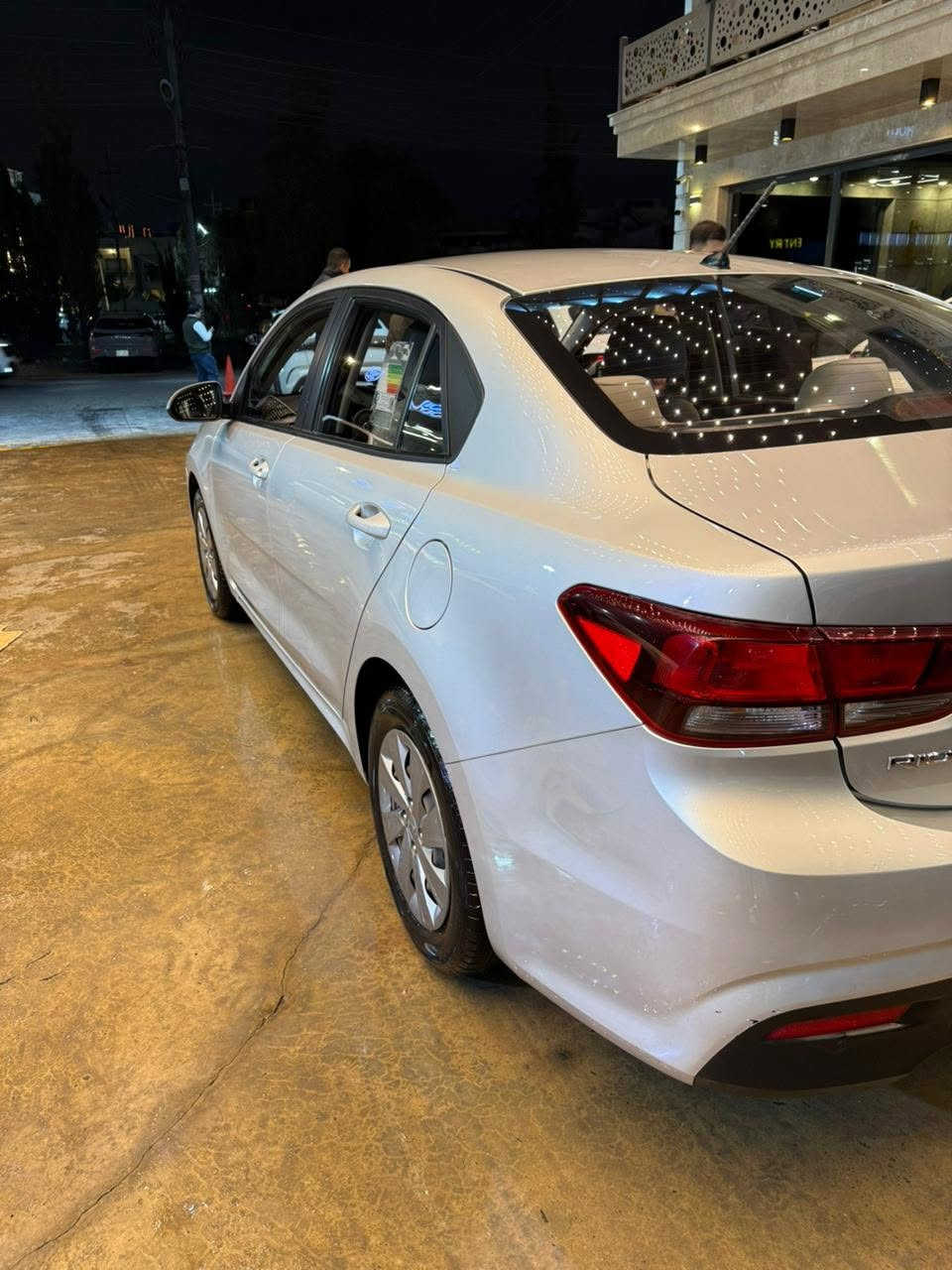 📌 الموديل: Kia Rio (2019 – 2020)

📌 الفئة: سيدان

📌 اللون: فضي

📌 المقاعد: 5 أشخاص

📌 الأبواب: 4

📌 الكيلومترات: 71,000 كم

📌 وارد خليجي

📌 كلين تايتل

🔧 المحرك والأداء

🔹 محرك 1.6L بنزين

🔹 دفع أمامي (Front-Wheel Drive)

🔹 ناقل حركة: أوتوماتيك 6-Speed 

⚙️ مواصفات داخلية وراحة

✅ نظام ترفيه مع بلوتوث

✅ 2 وسائد هواء

📌 بدون بخ لأي قطع 

🛡️ أمان وسلامة

✔ نظام ABS

✔ نظام ثبات إلكتروني

✔ وسائد هواء متعددة عدد 2

السعر 120 ورقة 

للتواصل ***********
