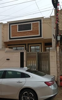 بيت للبيع بلديات منطقه ضباط ثاني زراعة مساحه 100متر(07734277010