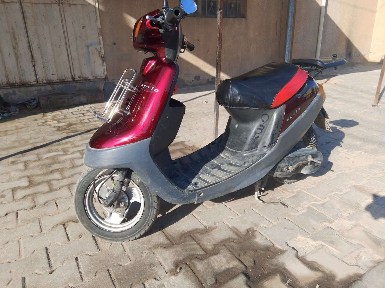 سلام عليكم دراجه بطه 2003للبيع بيه صوت أكسن وانطيك وياه أكسن جديد بس ماشاده السعر 225قفل مكاني كربلاء الرقم ***********
