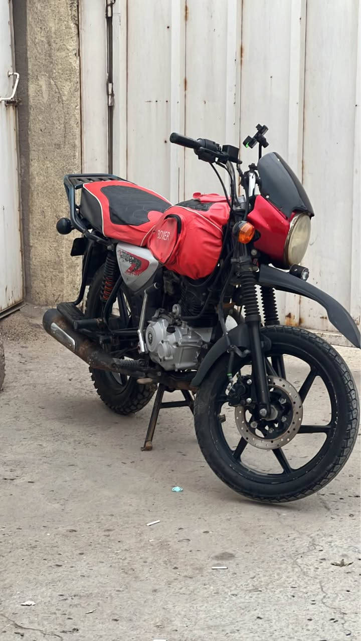 دراجه بوكسر فحل هندي اوراق مديل 23 مكفوله كير ومكينه وكهربائيات كلها شغاله رايدها بمليون ونص  *********** هذه رقمي البصرة, العراق
