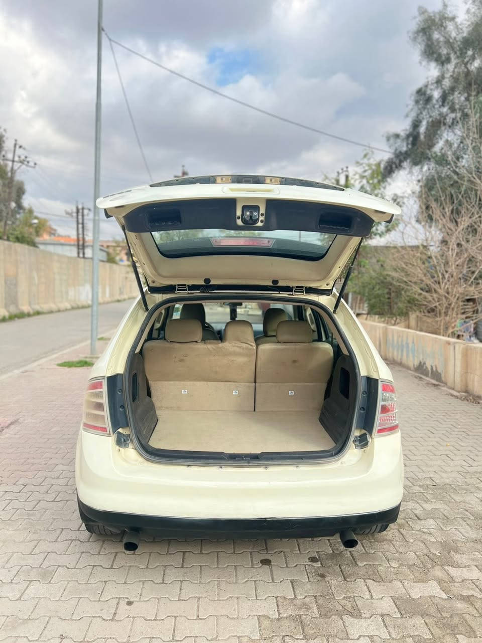 فورد ايدج2008 خليجي نيفا
بيها ٤قطع رش بدون ضربه شرط تحويل و وكاله سنويه رقم جديد سياره جديد مابي نقص ٧٣بي مجال بسيط
مكان سياره كركوك
***********
