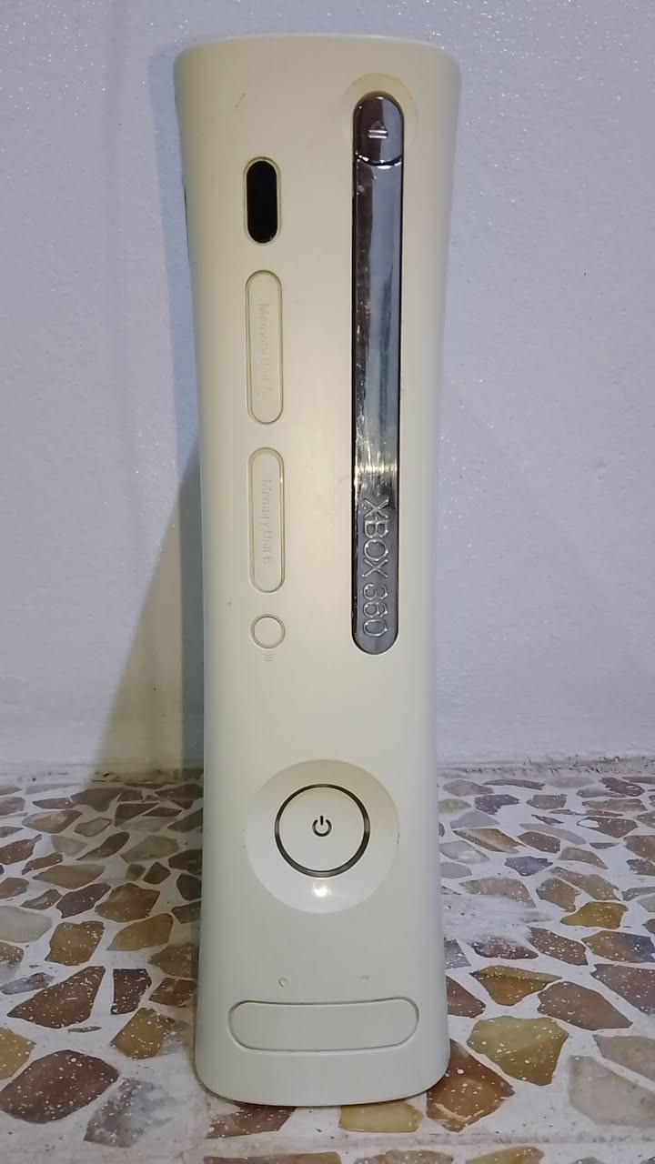 اكس بوكس 360 فات
___________________________
يجي معا هارد بي اكثر من 140 لعبة 
جي تي اي 5 و 4 و سان أندرياس 
ريديد 1
ريزيدنت ايفل 2 و 4 و 0
فورزا هورايزن 4
كول وف ديوتي 2 و زومبي
وبعد كومه العاب قوية و ضعيفه
___________________________
ويدتين 
وكابل HDMI
وكامل ملحقات 
السعر 110


**إذا كنت صاحب هذا الإعلان وتريد حذفه لأي سبب، رجاءا أرسل رسالة إلى الدعم الفني**