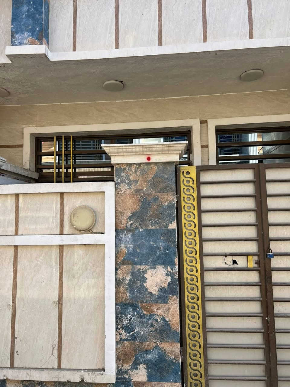 للإيجار مشتمل ٦٠ طابقين حديث ايجاره 400قفله 
يحتوي على استقبال وصاله وغرفتين نوم بنضام سويت
عنوانه الشعب شارع العام قرب سماء بغداد

***********
