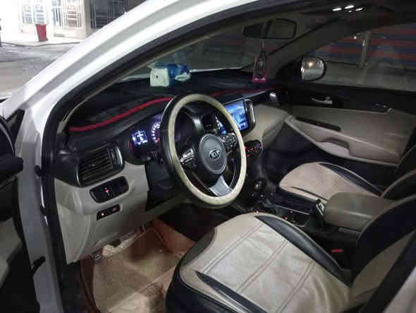 السلام عليكم سورنتو موديل 2018 خليجي فول مواصفات 1/1 بيها ((3 قطع صبغ فقط صبغ بدون ضربه اثر بطش بابتين صفحه اليمنه والبنيد  )) سياره جاهزه من كلشي مال جناي  بانوراما بصمه مرايات شفط كشن كهرباء 3 قطع تبريد 7 راكب جنطه كهرباء لايت زنون  مكينه 6 سلندر رقم بغداد نكليزي باسمي رايده ب210 وبيه مجال بسيط ***********
