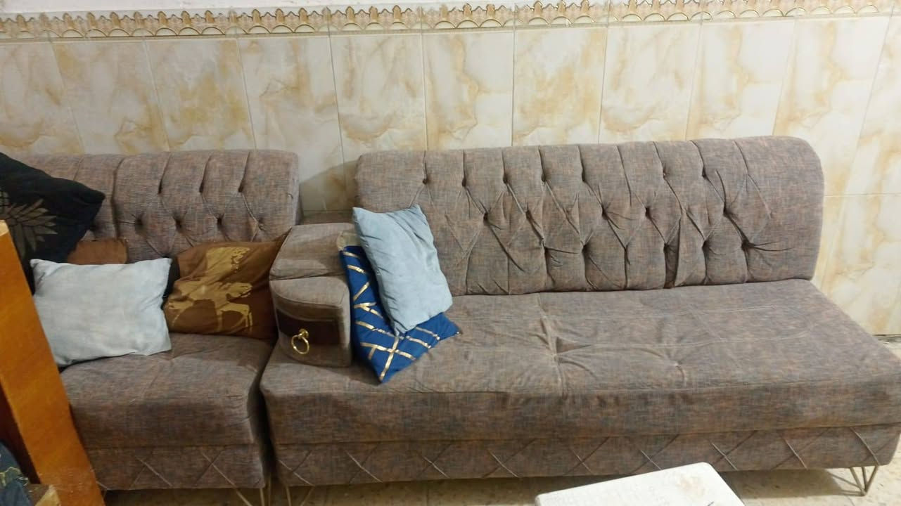 سلام عليكم  عنده هاي الغراض البيع العنوان دوانم نهايت شرطه الخامسه (***********)وهذه ارقم بي واتساب
