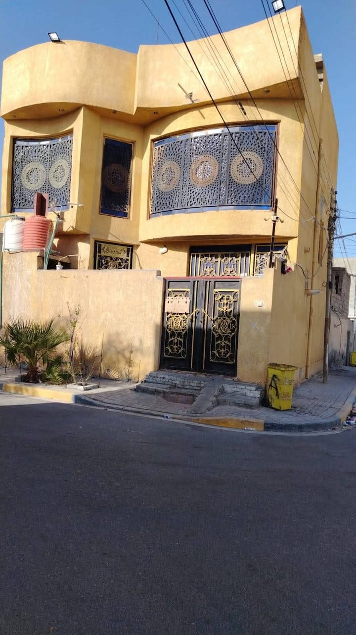 بيع مستعجل
بيت للبيع احولك الراعيه مباشر 
المساحة 110 متر
البيت رقم بلدية معاملته كاملة باقي بس على التقييم 
العنوان / البصرة . القبلة . شارع العام مال حي الشهداء سايدين . قرب السوق الجديد 
السعر / 90 مليون وبي مجال للشراي
باقي التفاصيل احولك الراعيه 
واتساب
***********
