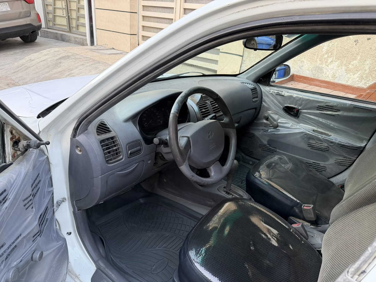 للبيع فيرنا 2003 بسعر 49 ورقه
سياره جاهزه محرك وكير وتخم تاير كله جاهز تحويل مباشر مصبوغه كله بدون دواخل كير اوتو جام جوبي سعر 49 وبيه مجال *********** بغداد شعب
