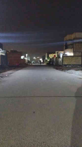 سلام عليكم 
توفر لدينا بيت للبيع 💒
في البصره حي بغداد قرب مجلس محافظه البصره 🏦
بيت مساحته( 320م) 
بيت كله طابوك 
بيت ركن على شارعين 
شارع الاول 10 متر 
شارع الثاني 15 متر 
بيت رقم ـــ بلديه
اليت بي معامله 
يحتوي على 
+4 غرف منام 4×5
+ صاله موزع كبير 
+ صاله استقبال 4×6
+ديوان 5×10
+صحيات داخيله و خارجيه ✅
+ مناور 2
+كراج سياره كبير 
بناء البيت 2021
السعر علخاص 
اللاستفسار 💵
***********
