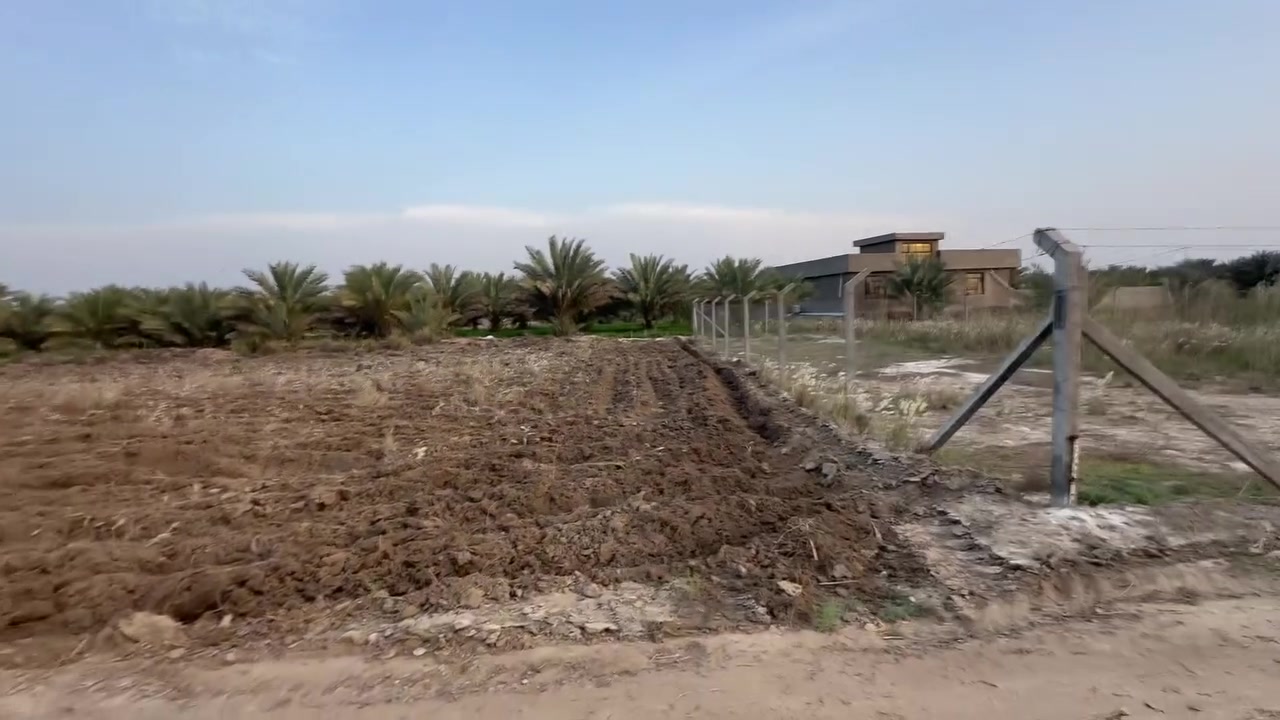 اعزائي المتابعين 
متوفر  دونم طابو سند ٢٥ تحويل مباشر 
الوجه ٩٠م 
كربلاء شارع بغداد سايد الخروج 
عامود ١٦٣
بسعر مناسب 
مع توفير كافة الخدمات للسكن 
تقريبا كيلو ونص عن الشارع العام موضح بالتصوير تابع الفيديو للاخير 
***********
***********
