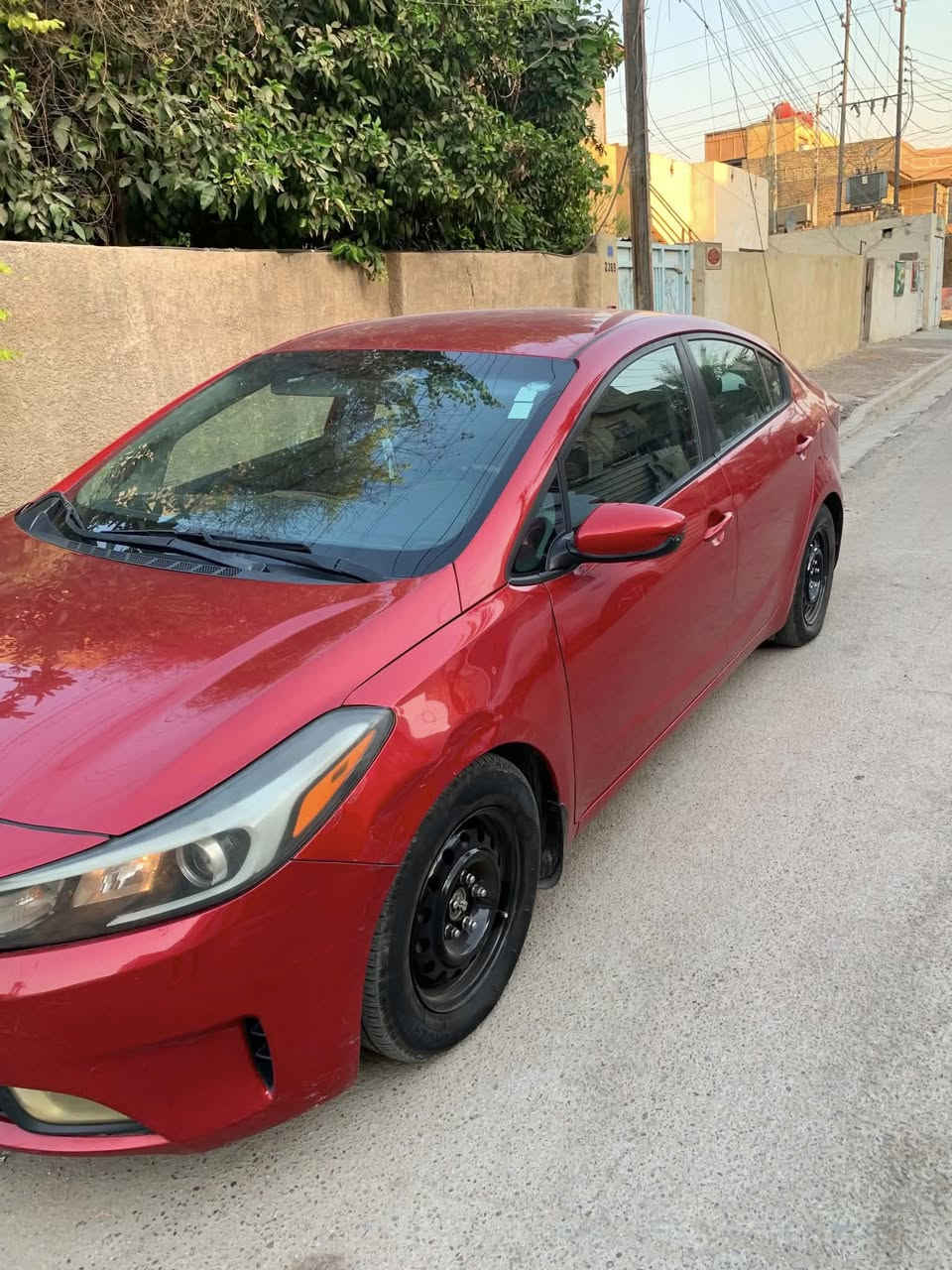 سيارتي🚗كيا فورتي وارد كندي موديل ٢٠١٨
ماشيه ١٢٤ كم 
حادث جاملغ ايمن وبنيد بدون ايرباك نفسهن  بس مصبوغات والباب جهة الجاملغ توحيد لون بدون حادث. 
شاشه لمس / كامره خلفيه 
تايرات ٥ جدد قبل شهرين مبدلات/ باتري قبل شهر مبدل جديد. 
محرك مجفت بالجديد / ومنظومة الراديتر كلهة جديده مبدلات. 
منظومةغاز جديدة اقل السنه من شادهة. 
تحكمات ستيرن. 
الگير والصدر الامامي والخلفي مكفولات.  

السعر ١١٠ ورقة وبيهة مجال 
***********
بياع /الرساله الثانيه
