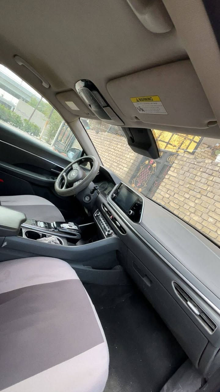 سوناتا 2022 سيارة نضيفة مال بيت ماشية 100الف اسويج مو بصمة سيارة كير محرك ساصي كله كفالة سيارة بس هاذة الحادث البيهة محرك 2500 كير ٨ نمرة سيارة 143 وبيهة مجال قليل ***********
