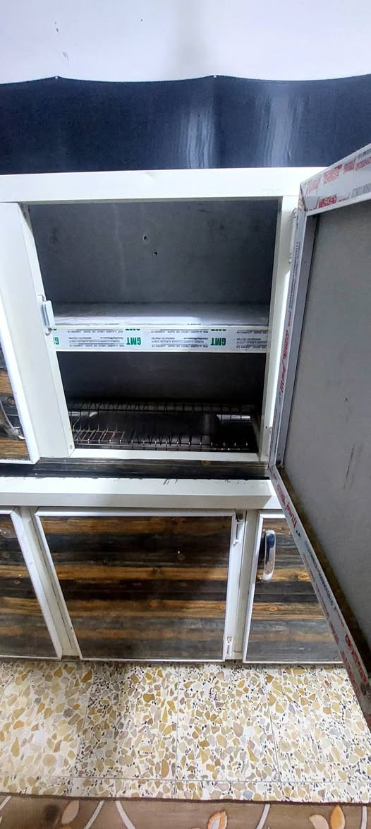السلام عليكم كاونتر للبيع نضيف كلش السعر 125 وبي مجال قليل 
مكاني نجف شارع المطار مقابيل باب الخروج مال المطار
***********
