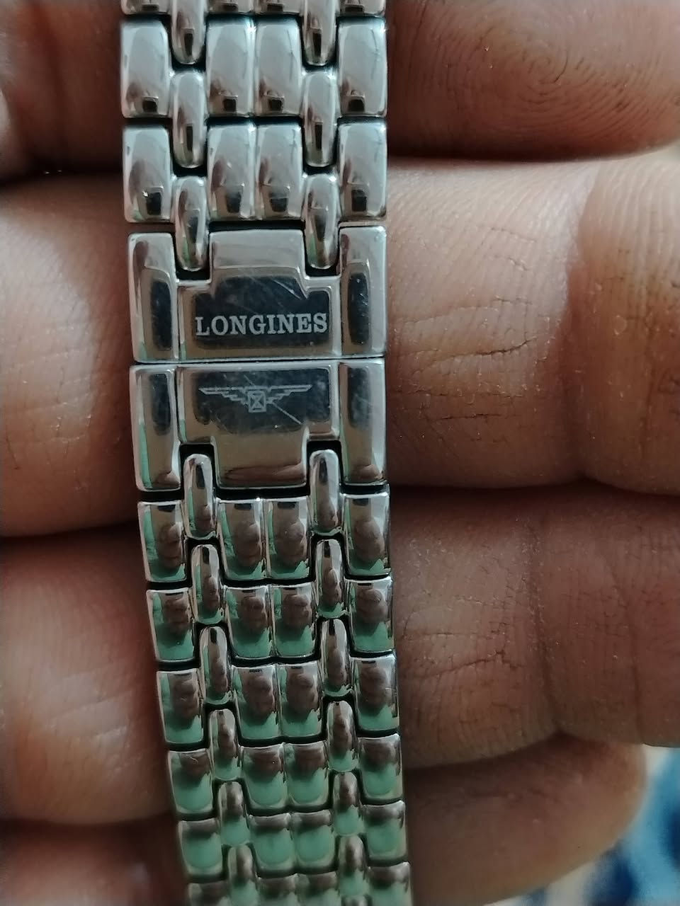 يا الله
تحيه طيبه 

للبيع ساعه ماركه لونجين الجميله جدا 

القطر 32 ونص

الساعه بلاديه بالكامل 

كوارتز بطاريه 

المينه لوك نظافه الساعه جيده جدا

السعر 230 دولار 

يوجد توصيل


**إذا كنت صاحب هذا الإعلان وتريد حذفه لأي سبب، رجاءا أرسل رسالة إلى الدعم الفني**