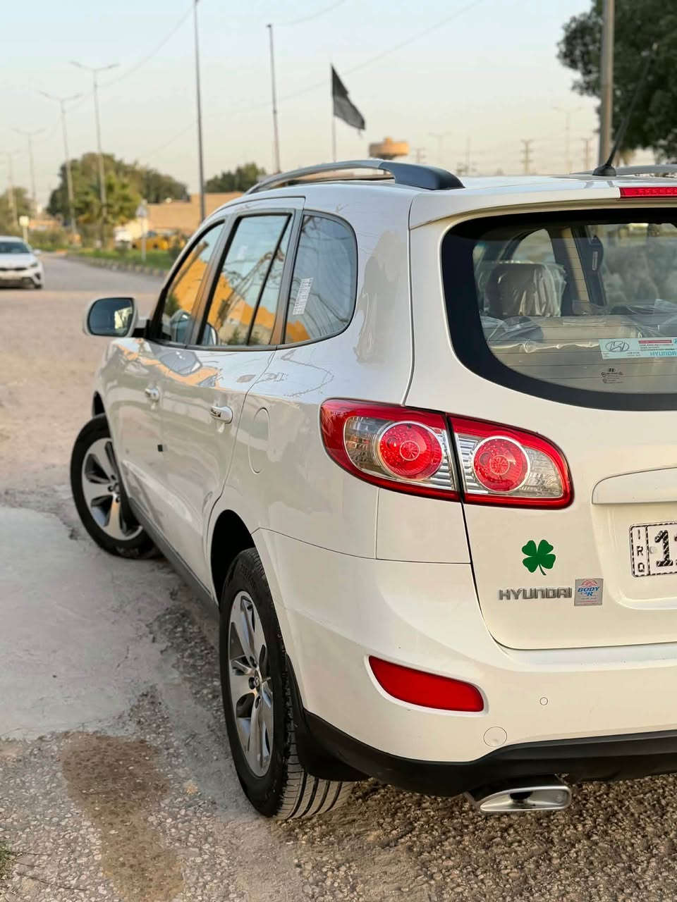 السلام عليكم سنتافيه موديل 2011رقم بغداد دولي بسمي بيه صبغ ربع الباب الخلفيه سونار ويه الصور  فقط الباقي مكفول مواصفاته فول بصمه أبواب وتشغيل سته سلندر سبعه راكب تلث قطع تبريد فتحه تحكم ستيرن شاشه كامره حساس خلفي سياره جديده كلش وجاهزه مابيه اي نقص كير ومكينه تبريد حداديه كله مكفول السعر 157الشراي يتصل مكاني بابل *********** حلة, بابل
