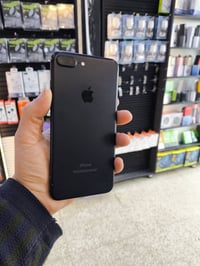 آيفون ٧ بلس • ٣٢ جيجا • موصل أيسر