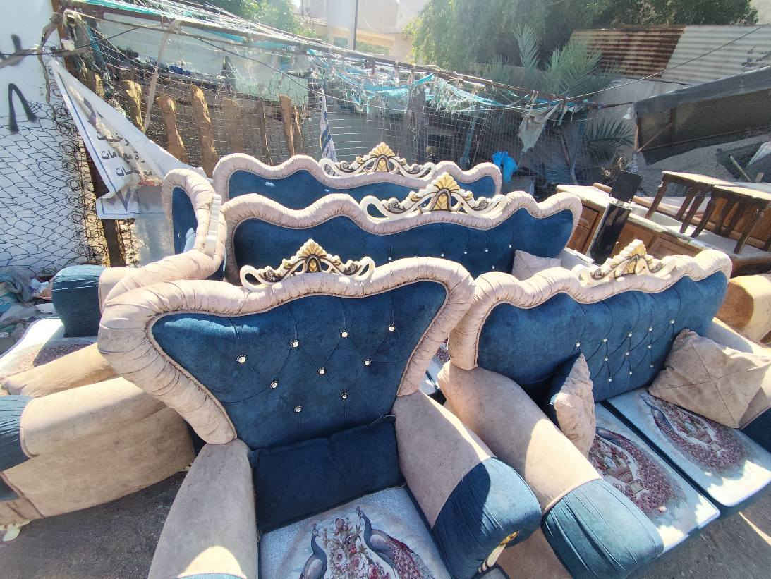 للبيع 🔥
تخم قنفات ملكي 10 مقاعد 👑🛋️
فخم ومرتب يليق بالبيت الراقي ✨

نظيف جدًا جدًا 💯
ما بي أي عيب أبدًا ✔️
نسبة النظافة 99%

🎨 اللون: بيجي ويا أزرق – لون هادئ وراقي
💎 شغل توصاه درجة أولى وثقيل يتحمل

💰 السعر: 650 ألف وبي مجال بسيط للجادين

📍 بغداد – حي الجامعة، نهاية شارع المصرف قرب الجمعية
📞 للاستفسار: *********** بغداد, العراق
