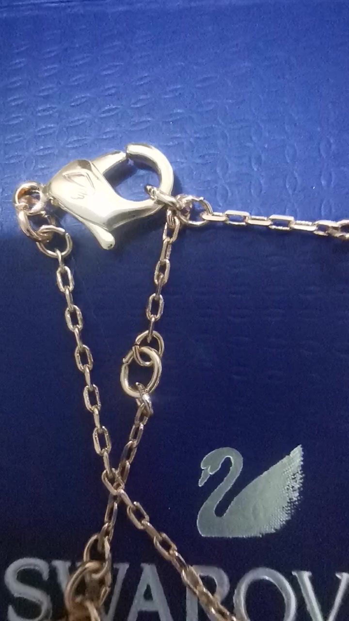 هذا المنتج عبارة عن قلادة وقلادة سواروفسكي (Swarovski) بتصميمات كريستالية أنيقة  سعره مع توصيل ٤٠ الف


**إذا كنت صاحب هذا الإعلان وتريد حذفه لأي سبب، رجاءا أرسل رسالة إلى الدعم الفني**