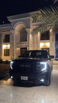 GMC SIERRA  المويدل 2023 المواصفات الفيشن المحرك 4 سلندر تيربو ماشيه 6...