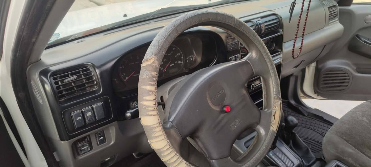 سلام عليكم سياره ازوزه موديل 2000/مكينه 6v بلادي تو ماتيك سعر 35 وبيها مجال رقم اربيل  ‏‪***********‬‏
