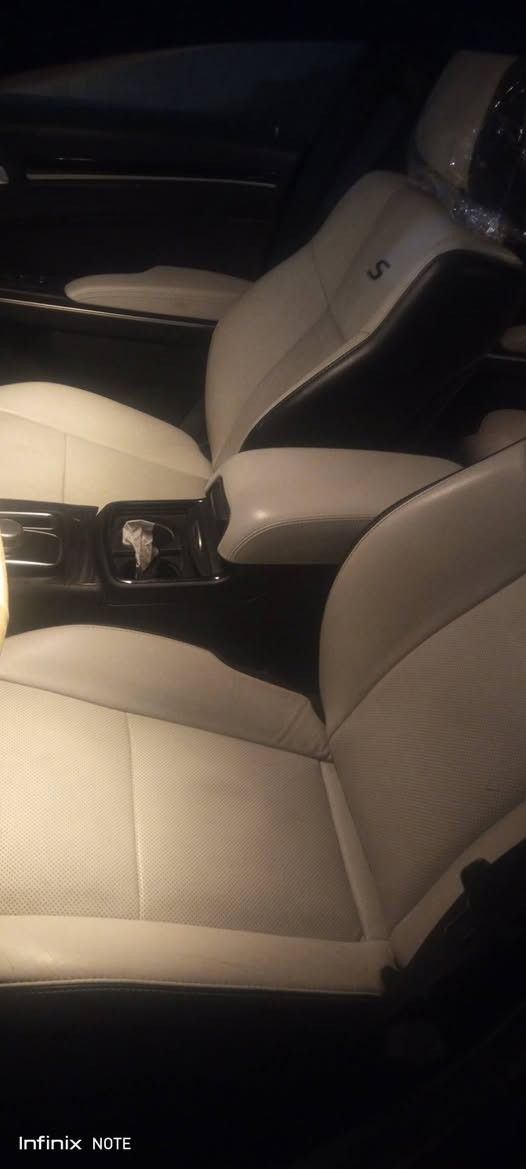 أوباما لون جويتي موديل ١٨ معلايه ٢٣ رقم بغداد دولي سيارة خير من الله كلش نظيفه استخدام شخصي السعر ١٨٥ حادث جاملغ فقط بدون دواخل بدون ايرباك ***********
