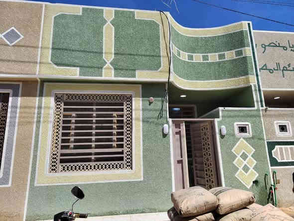 اللهم صلي على محمد وال محمد سلام عليكم بيت للبيع بسبب ضرف خاص في كربلاء بشارع مرقد السيد اسماعيل او شارع ابو طالب بمجمع سيد اسماعيل السكني البوابة الثانية مساحة 75طابق واحد سند25اقرار محكمةباسمي كامل خدمات شارع 10متر مامسكون جديد وفارغ مكمل عل اخير ومثل متشوفون نضافة لبيت بل فديو بي كاونتر مفصلة تفصال بمطابخ اسطنبول فرع كربلاء الله شاهد وحدة كلفني 3ملايين واوراقة موجودة بي بنكات سخان مي تانكي  جاهز ولفضل لله سعر البيع 50وقابل للتفاوض اخوان رجاءا  تشوفة غالي عليك الله يرزقك بفيلا بمكانة  تجي انطيك مفتاحة واروح ولاتكسر بي لان مال جناي مو بياع شراي اي استفسار الاتصال عل رقم ***********بي واتساب واسف عل اطالة
