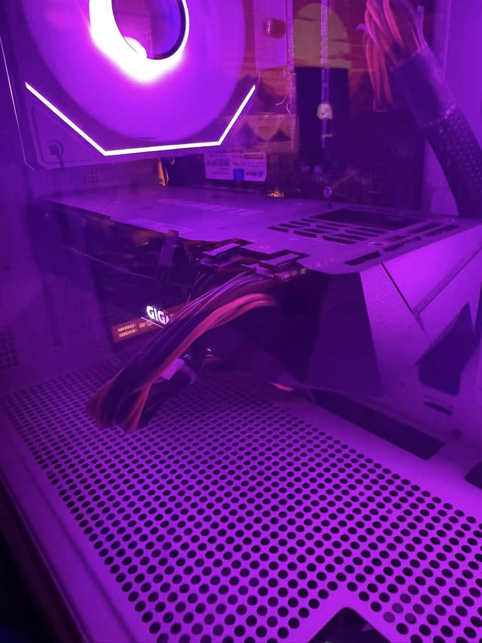 كارت شاشة rtx 3070 8GB oc edition للبيع من شركة گيكابايت 3 مراوح 
السعر : 410 الف وبي مجال بسيط 
العنوان : بغداد
متوفر توصيل 🚚 
رجاء بس الشراي يجي وشكراً ❤️


**إذا كنت صاحب هذا الإعلان وتريد حذفه لأي سبب، رجاءا أرسل رسالة إلى الدعم الفني**