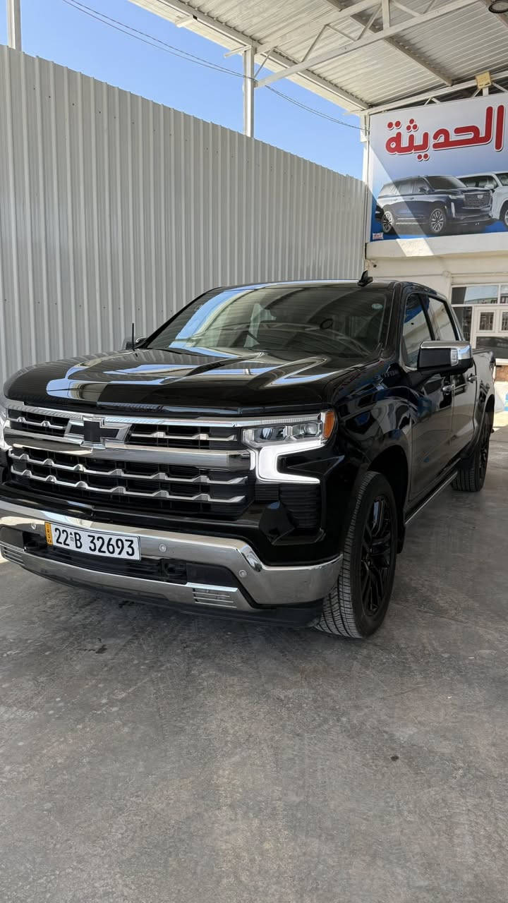 للبيع 
سلفرادو 2025 LTZ فول واحد على واحد 
بدون صبغ بدون تبديل حادثها طعجات ثنين بالبدي 
بقن على وضعهن بدون تصليح 
السياره فول عتب كهرباء 
فتحة سقف 
داتا شو 
سبع كامرات رادارات محيطيه 
السياره ماشيه 4000 بعدها بحالة الزيرو 
مكان السياره النجف 
للاستفسار رقم صاحب السياره 
***********
