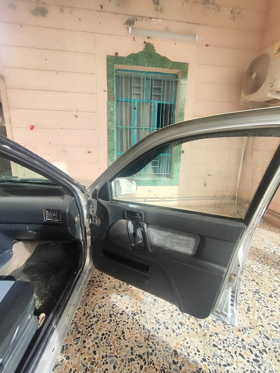 السلام عليكم/ النترا دمعه موديل 1994 محرك 1600 كير عادي نوزل رقم انبار محرك وكير وكهرباء وصدر بحالة جيده بطاين جديده جام كهرباء تبريد ميشتغل بس فان شغال معروضه $30 ومجال قليل العنوان الرماديي
تلفون‏‪0782 386 7677‬‏
