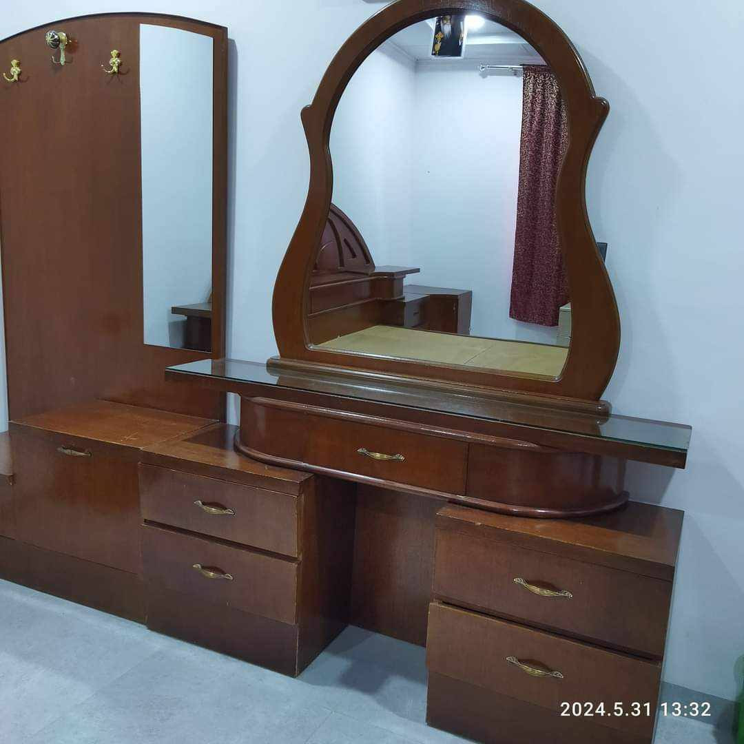 غرفة للبيع
550 بيها مجال 
***********
