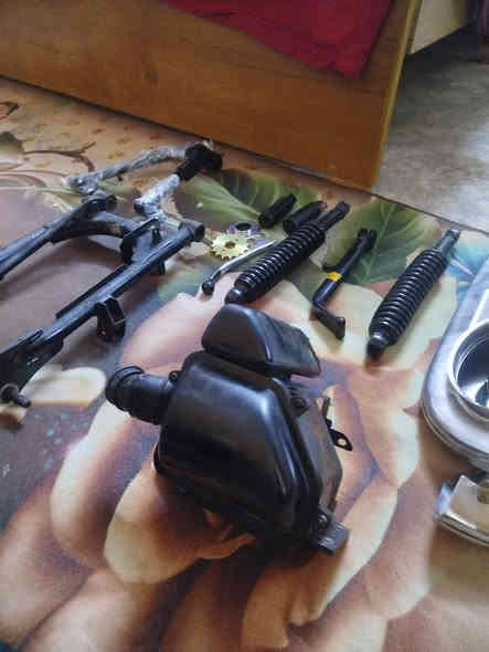 سلام عليكم غراض اربعه كير للبيع قباقه ستيل مامشدودات بدراجه زنجيل ودبلات خلفيه وستان تعليك بجيس وستان صفح وماشه وشوته ويده كلج وبوشه ويل خلفي ودشلي ودوسات ابيع شلع ٥٠الف تواصل***********
