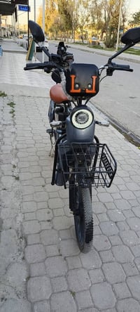 هاي الباسكيل الشحن للبيع جديد سعر ٣٠٠ الف و بيها مجال 07702480300