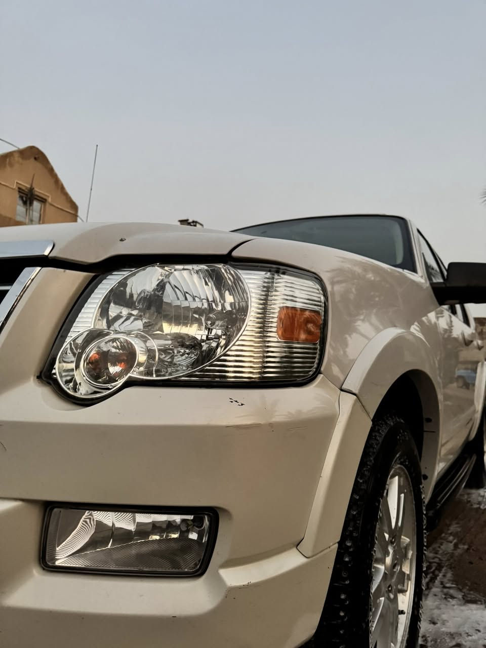 السلام عليكم ورحمة الله وبركاته ٠للبيع فقط
حبايب فورد اكسبلور مديل ٢٠١٠ شركة نيفا 🌸السيارة رقم بغدادمميز 7068شرط تحويل السيارة كلش حلوه ومرتبه عل آخر 
تخم تاير جي بلاند كوري 17
تخم بلكات ايسي ديلكوو اصلي 
قاعدة فيتبم جديده ومسوي فتحه من فوق للفيتبم يعني لا تنزيل  تانكي ولا شي 
باتري جديد آيسي ديلكوو اصلي ضمان سنة 
تنظيف نزولات 
تخم دسكات 
السيارة نافضها نفض كلش وتخبل عزم وثبات وعزل 
زوج لايتات مع بلاجكتورات جديد 
شاشه أندر ويد جديده وكامره 
فرشة جلد لون بيجي
السيارة مكانها بصرة 
السيارة بيها مشكله بالنمره الخامسه فقط ماتجي ممكن خلل كهربائي وماعرضتها عل اي فيتر لان عندي عمل والتزام 
السيارة فتحة سقف تبريد تدفئه كله عل شرط محرك جديد جداً 
السيارة رايدها ١١٥ $$
بيها مجال كلش قليل السياره احلى من الصور بهواي تجي وتشوف 
وهواي صارف عليها الله شاهد 
السونار مرفق مع الصور حبيبي 
رحمه الوالديك السياره ماتفيدك لاتكسر بيها الكلمه الطيبه صدقه وانتم كلكم طيبين كلشي موجود بالسوق وسعرها حلوو 
***********
***********
***********
الشراي يدلل
